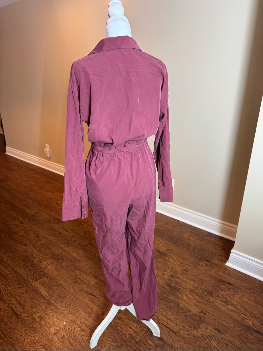 Express Mauve Button-Front Utility Jumpsuit with Tie Waist - Picture 5 of 7